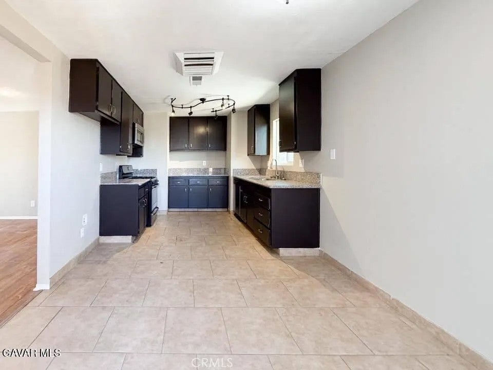 40205 162nd Street East