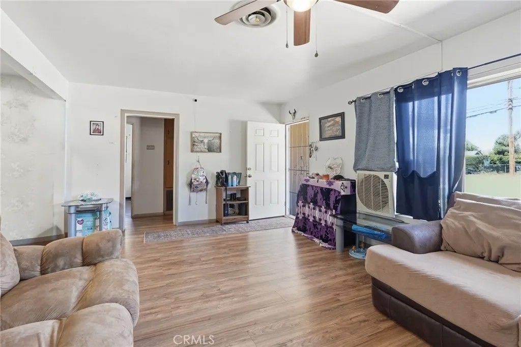 Photo of 183 E County Line Rd, Calimesa, CA 92320 (MLS # DW26091098)