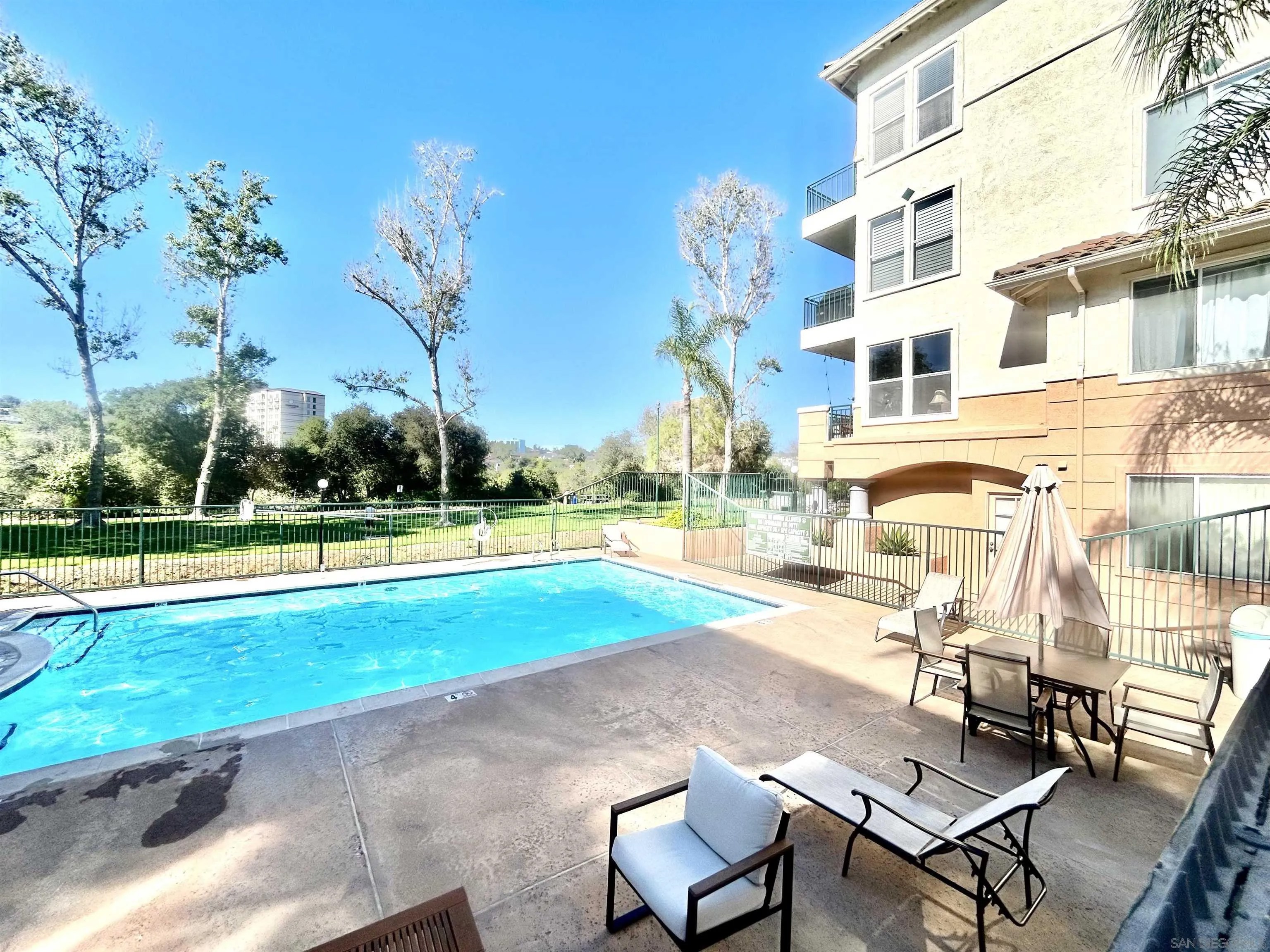 640 Camino De La Reina 1405