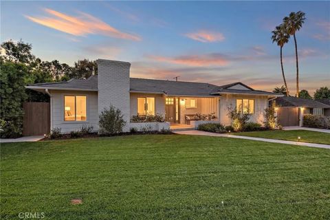 Photo of 1507 Ramillo Ave, Long Beach, CA 90815 (MLS # PW26059595)