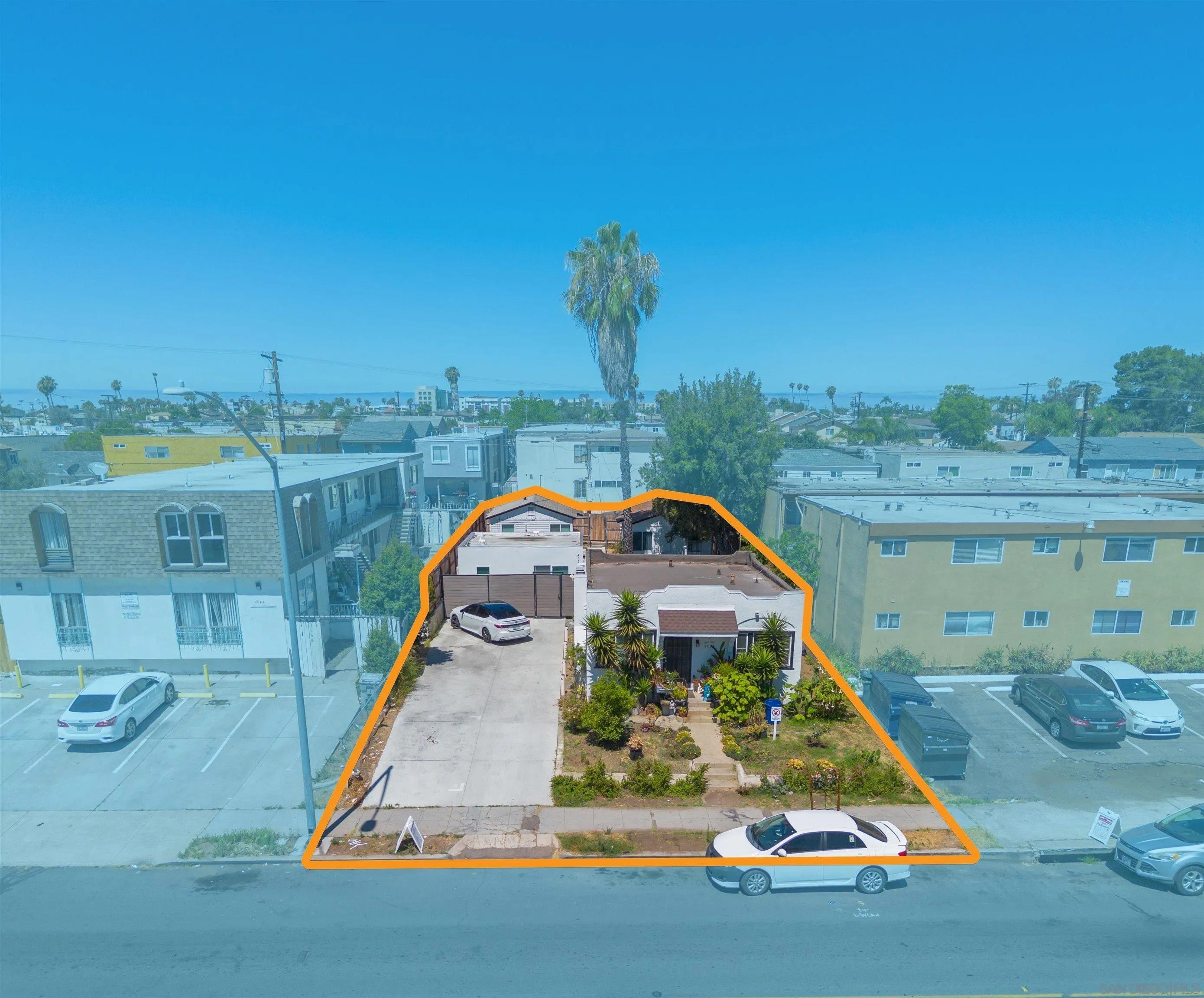 4052-56 Euclid