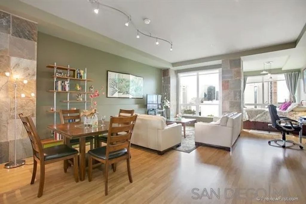 Photo of 350 W Ash St #811, San Diego, CA 92101 (MLS # 260004347)