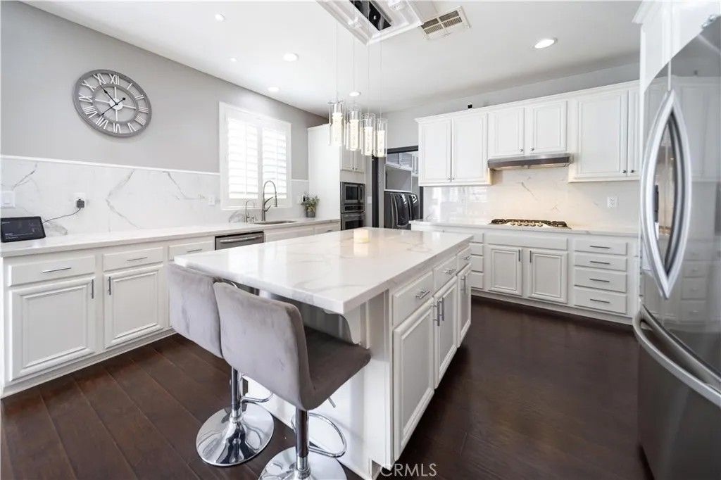 Photo of 713 Sunnyside Blvd, San Jacinto, CA 92582 (MLS # SW26027010)