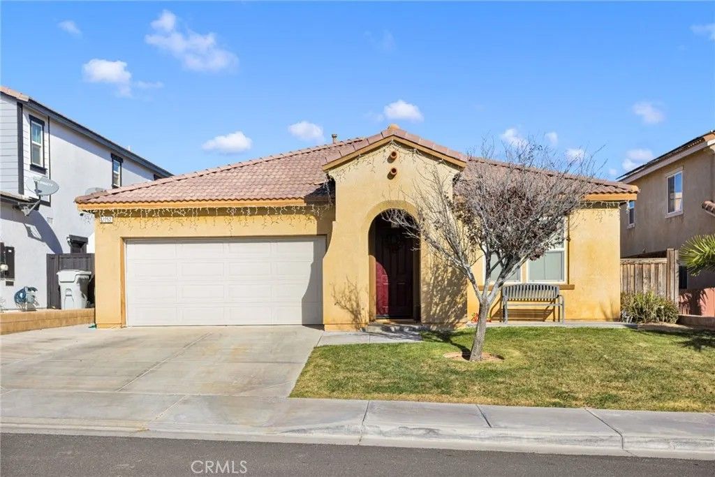 Photo of 13252 Placentia St, Hesperia, CA 92344 (MLS # CV26028726)
