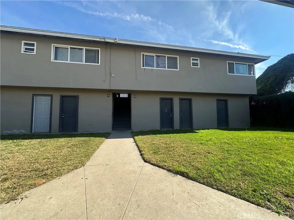 Photo of 422 N Glenn, Fresno, CA 93701 (MLS # SC26017988)