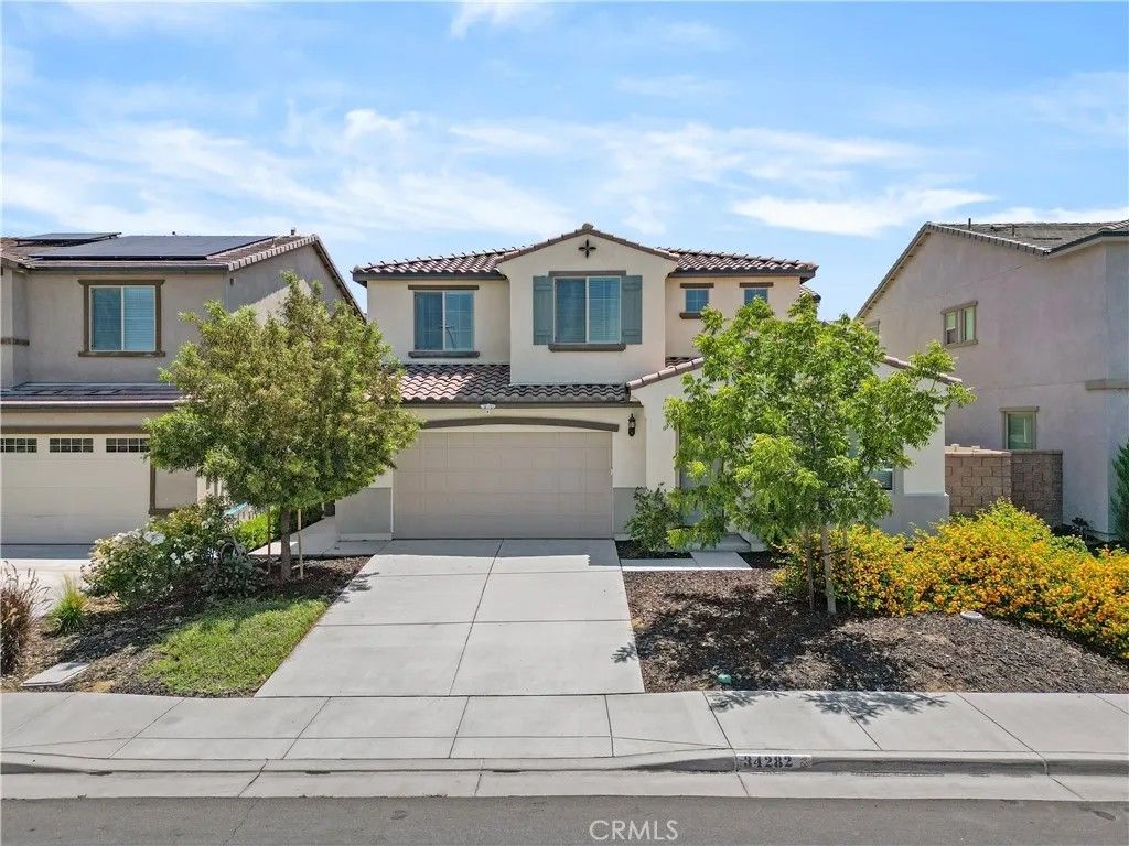 Photo of 34282 Kensington St, Murrieta, CA 92563 (MLS # SW25222983)