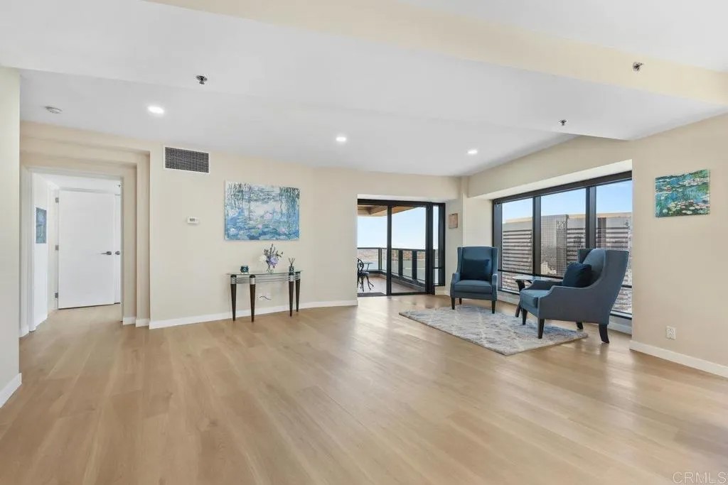 200 E Harbor Dr 2303