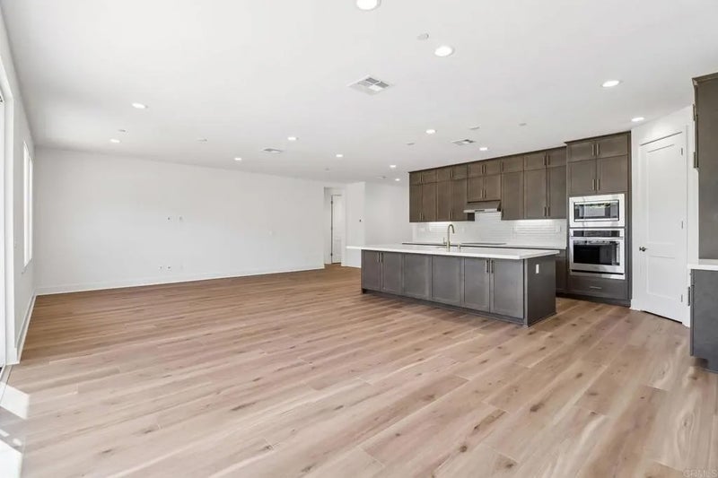 3147 Smith Place