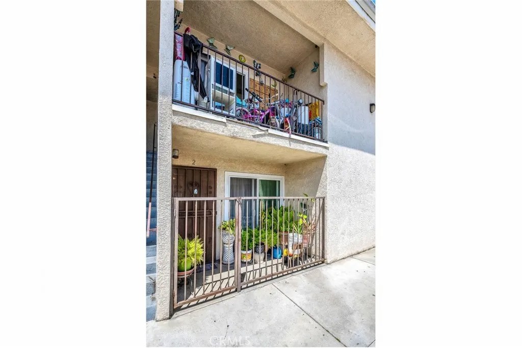 123 E I Street