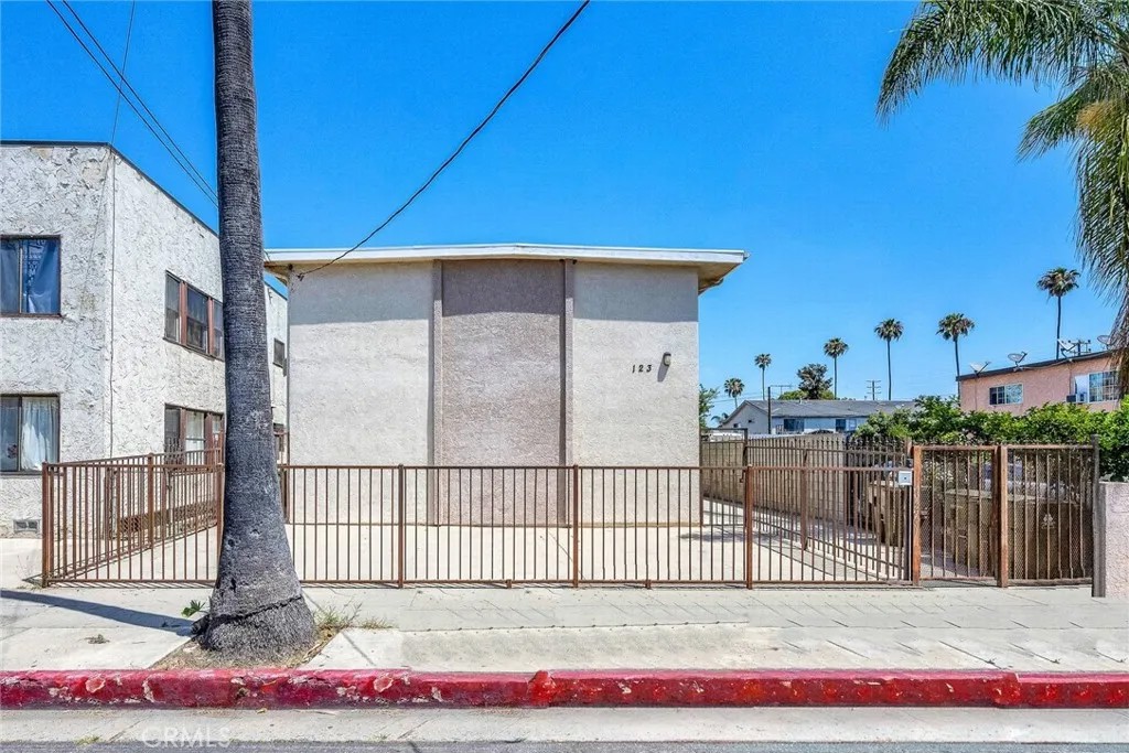 123 E I Street
