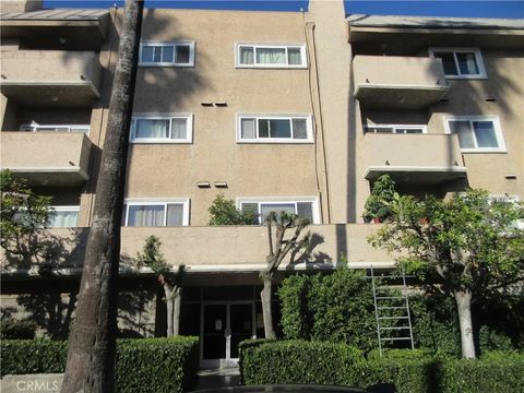 Photo of 14607 Erwin St #210, Van Nuys, CA 91411 (MLS # SR26059780)