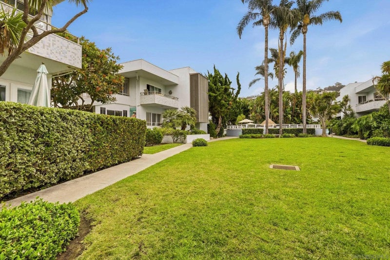 2364 Torrey pines Rd. 38
