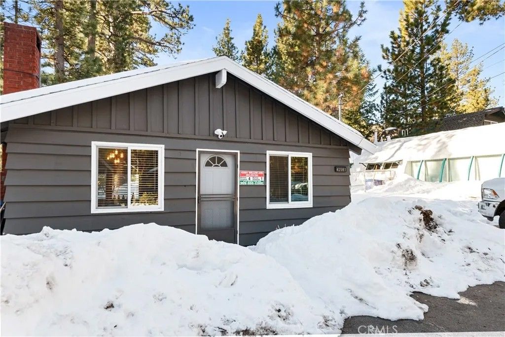 Photo of 42581 Willow Ave, Big Bear Lake, CA 92315 (MLS # IG26014994)