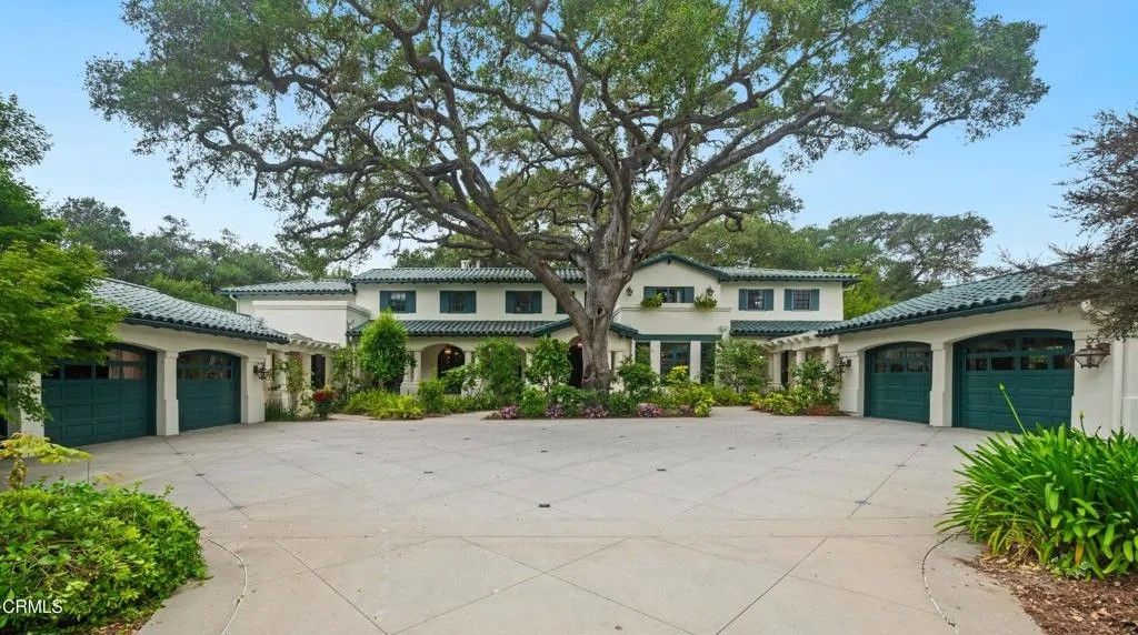 Photo of 519 Meadow Grove Street, La Canada Flintridge, CA 91011 (MLS # P1-27301)