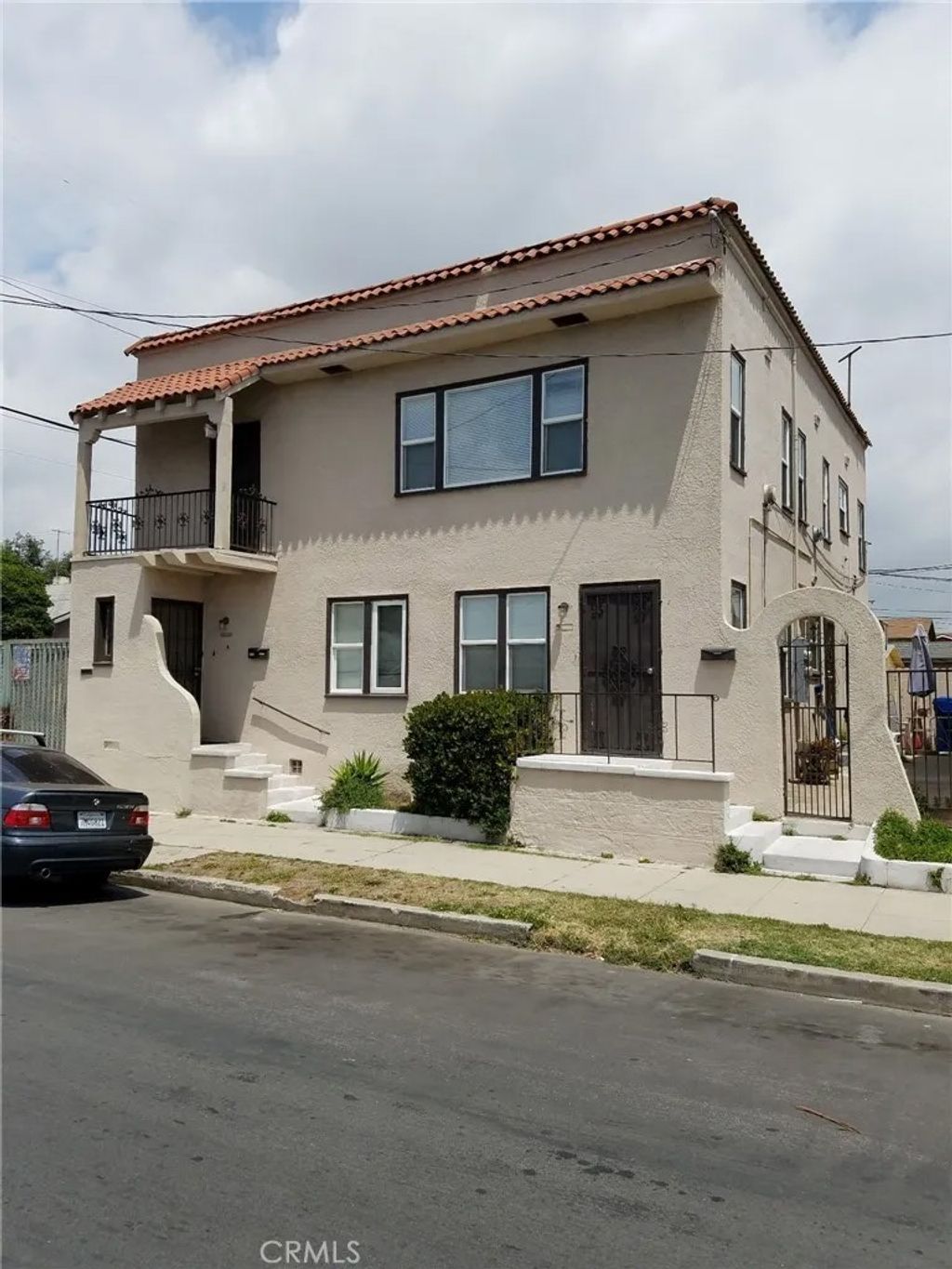 Photo of 5116 S Budlong Avenue, Los Angeles, CA 90037 (MLS # SR26045767)
