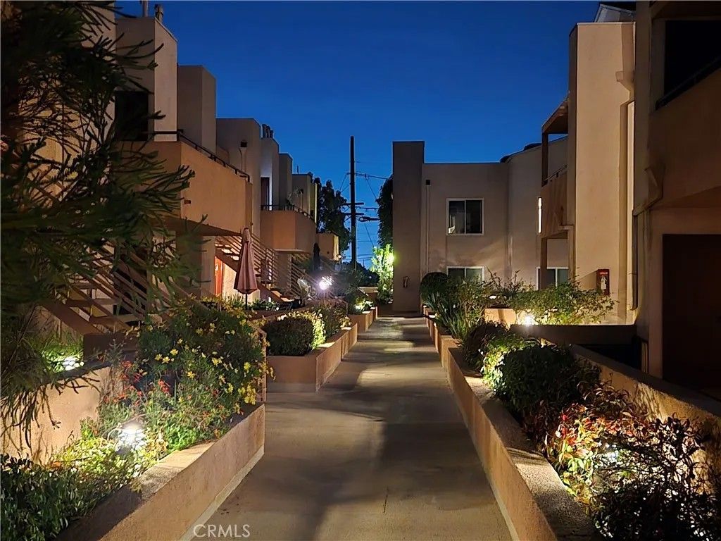 Photo of 16700 Yukon Ave #108, Torrance, CA 90504 (MLS # SB25265932)