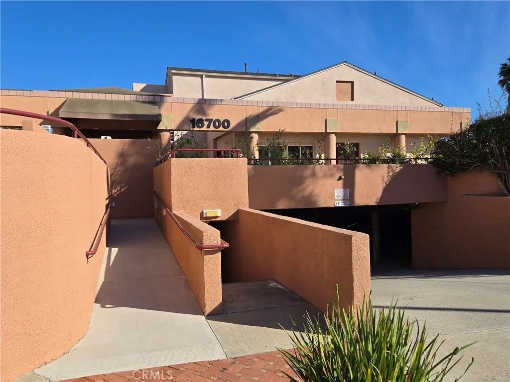 Photo of 16700 Yukon Ave #108, Torrance, CA 90504 (MLS # SB25265932)