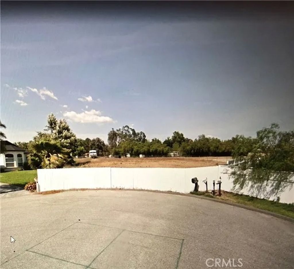 Photo of 41670 Crown Canyon, Murrieta, CA 92562 (MLS # SW25115388)