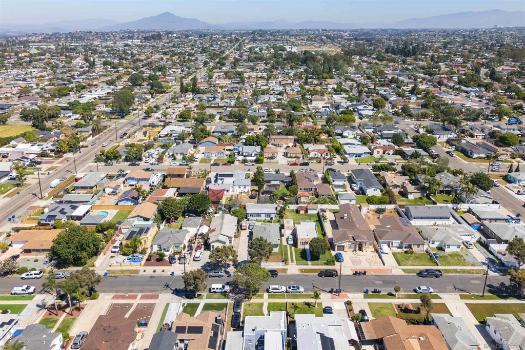 Photo of 721 Del Mar Ave, Chula Vista, CA 91910 (MLS # 260006829)