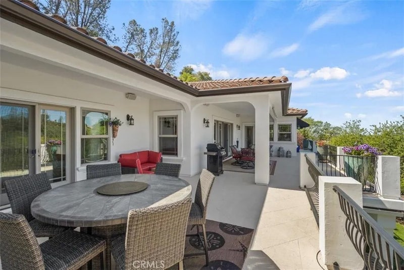 3217 Shallow Springs