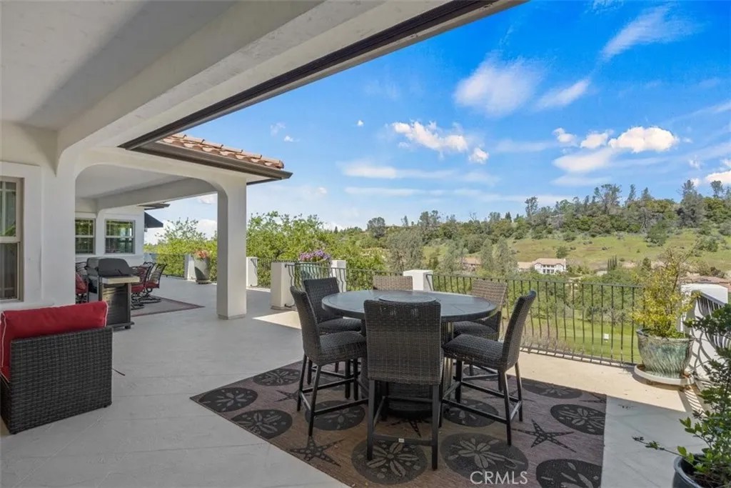 3217 Shallow Springs