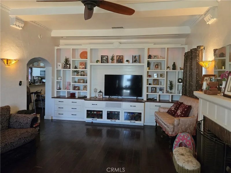8215 S Mariposa