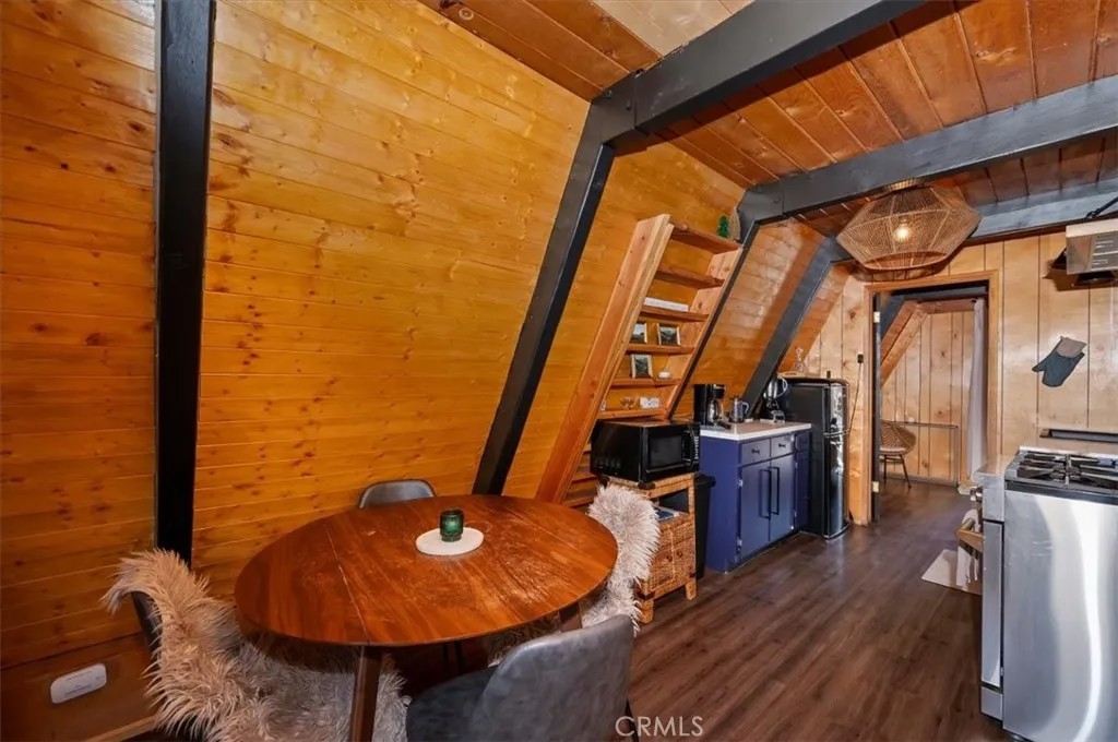 110 E North Shore Drive