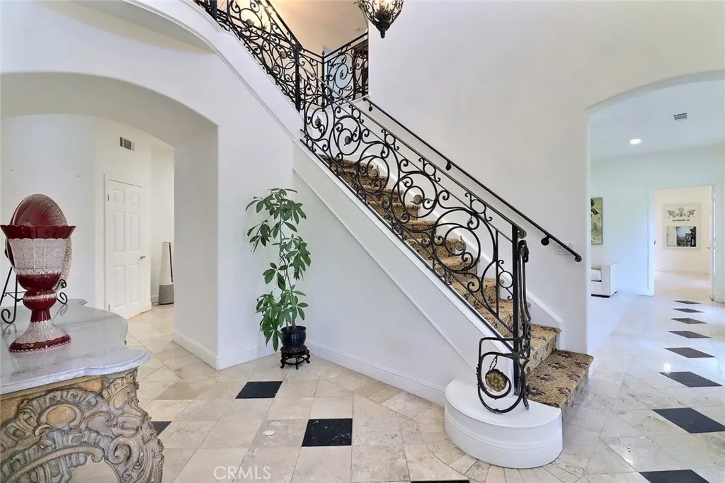 8424 Sunnyslope Drive