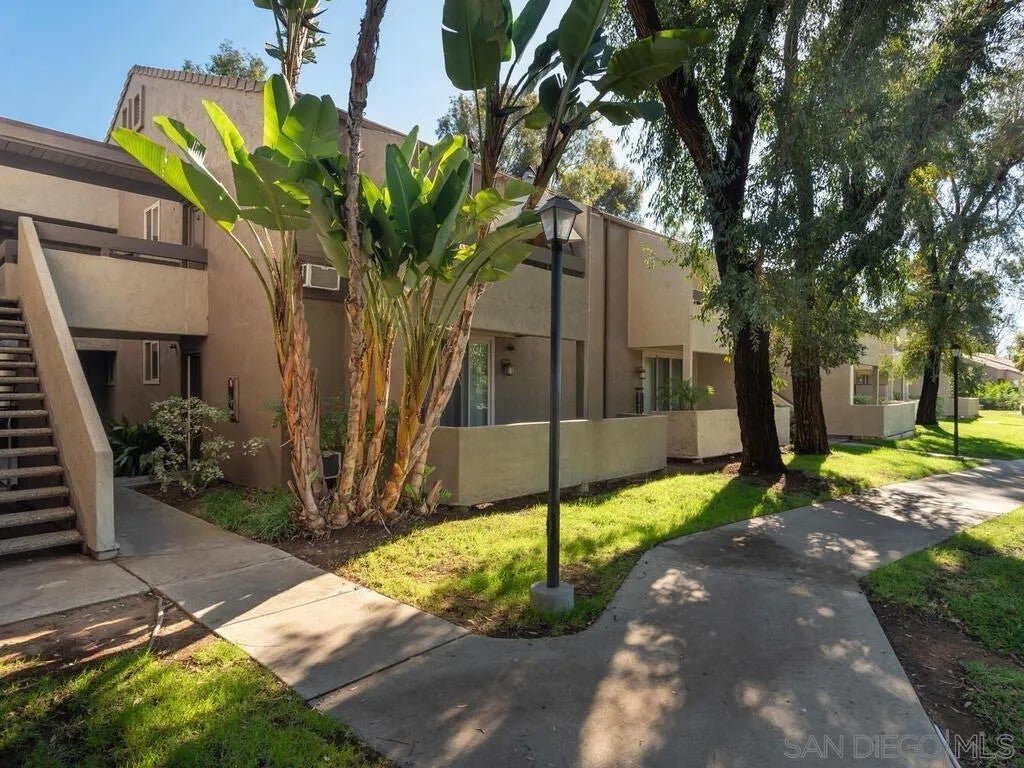 Photo of 1350 N Escondido Blvd #7, Escondido, CA 92026 (MLS # 260014836)