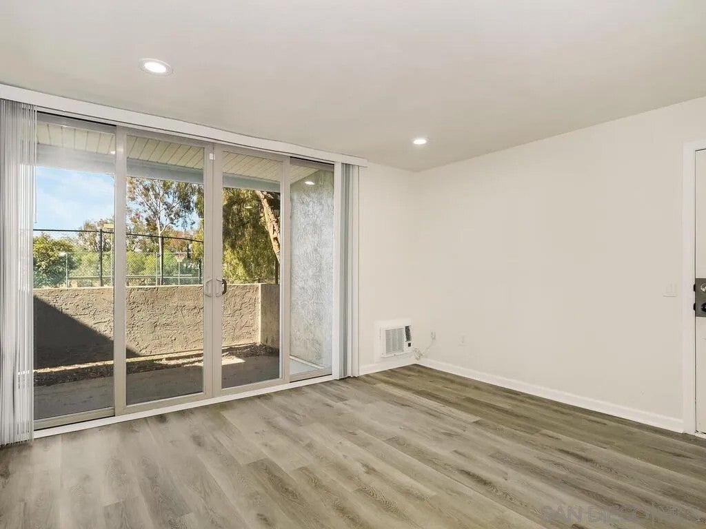 Photo of 1350 N Escondido Blvd #7, Escondido, CA 92026 (MLS # 260014836)