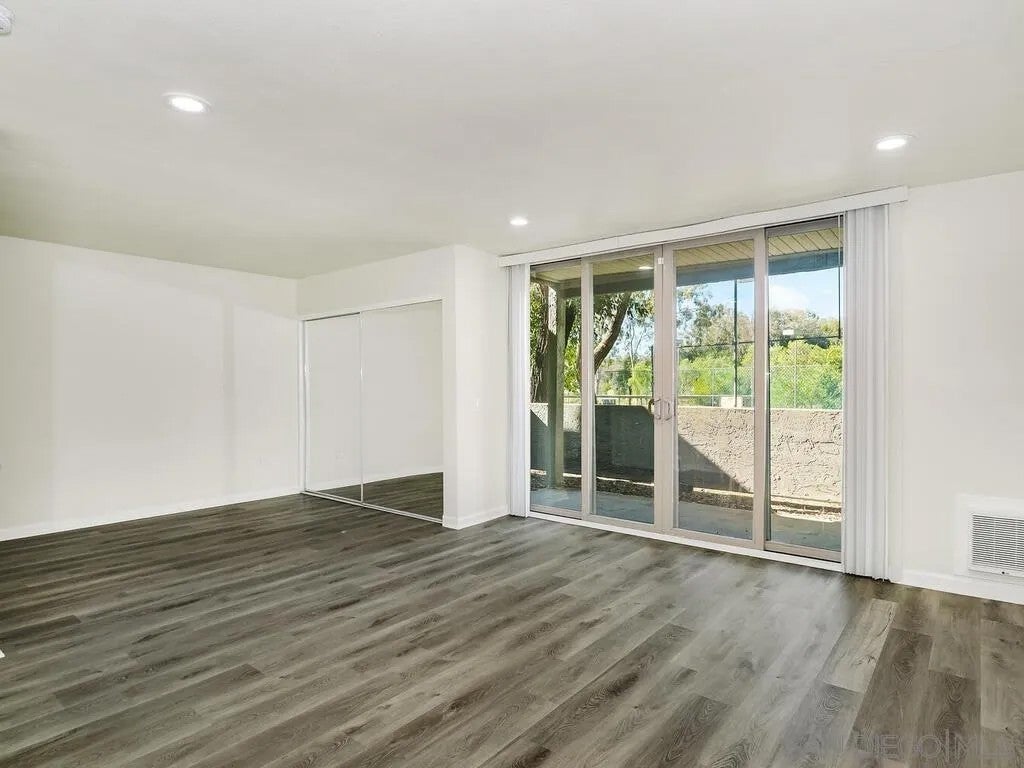 Photo of 1350 N Escondido Blvd #7, Escondido, CA 92026 (MLS # 260014836)