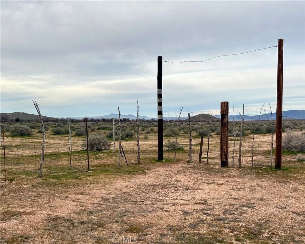 Photo of 39025 Hervey Rd, Hinkley, CA 92347 (MLS # HD26015497)