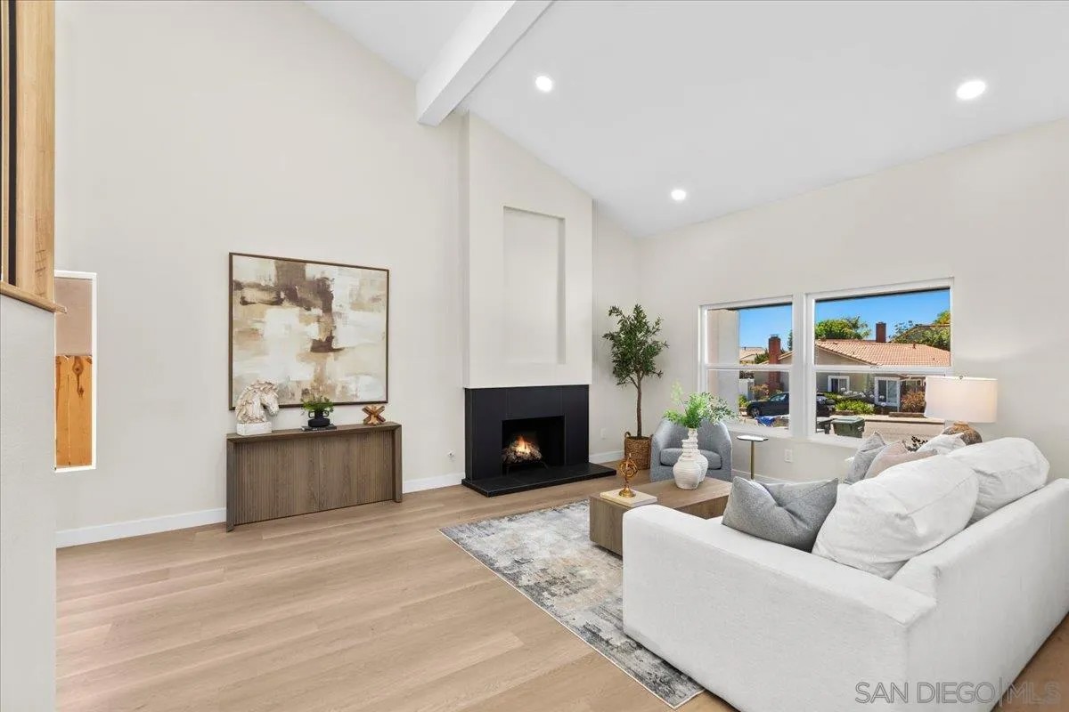 2128 Mountain Vista Dr