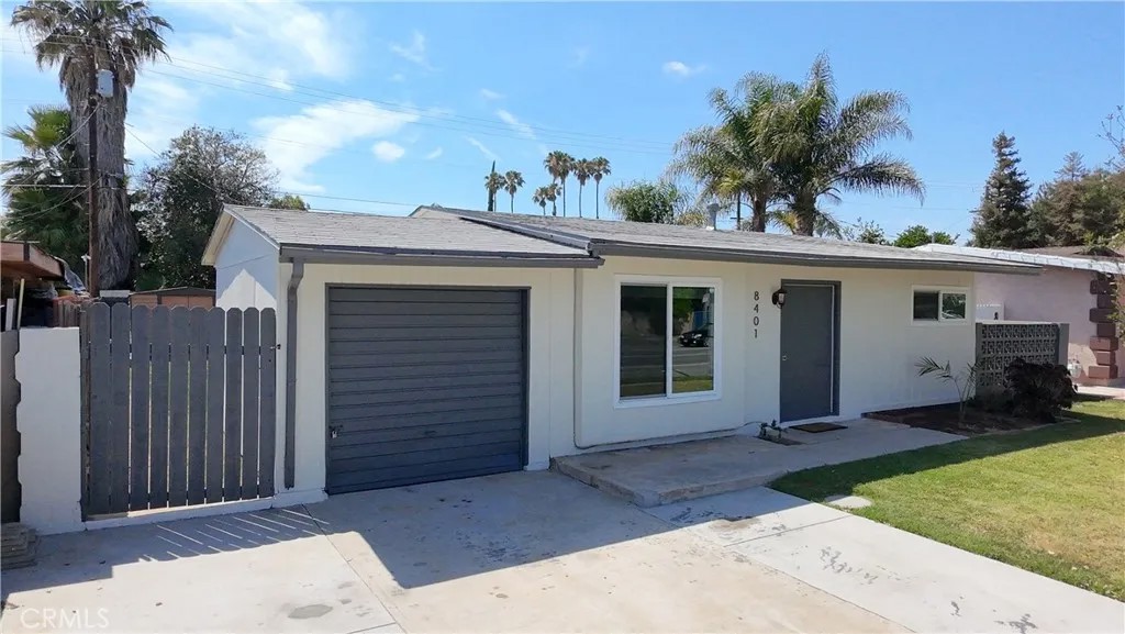 8401 Tampa