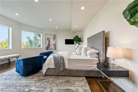 Tiny photo for 1680 Summitridge Drive, Beverly Hills, CA 90210 (MLS # SR25244048)