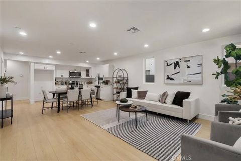Photo of 2706 S Cochran Ave, Los Angeles, CA 90016 (MLS # DW25275554)