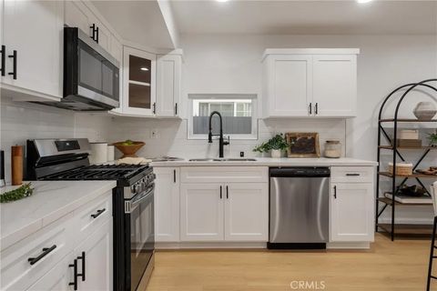 Tiny photo for 2706 S Cochran Ave, Los Angeles, CA 90016 (MLS # DW25275554)