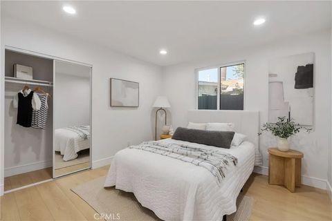 Tiny photo for 2706 S Cochran Ave, Los Angeles, CA 90016 (MLS # DW25275554)