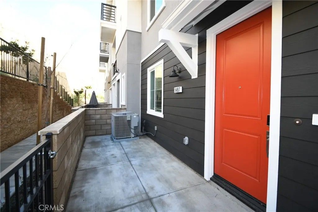 Photo of 1487 Skyline Lane, San Pedro, CA 90732 (MLS # SB26036542)