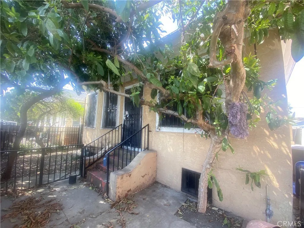 415 E Vernon Avenue