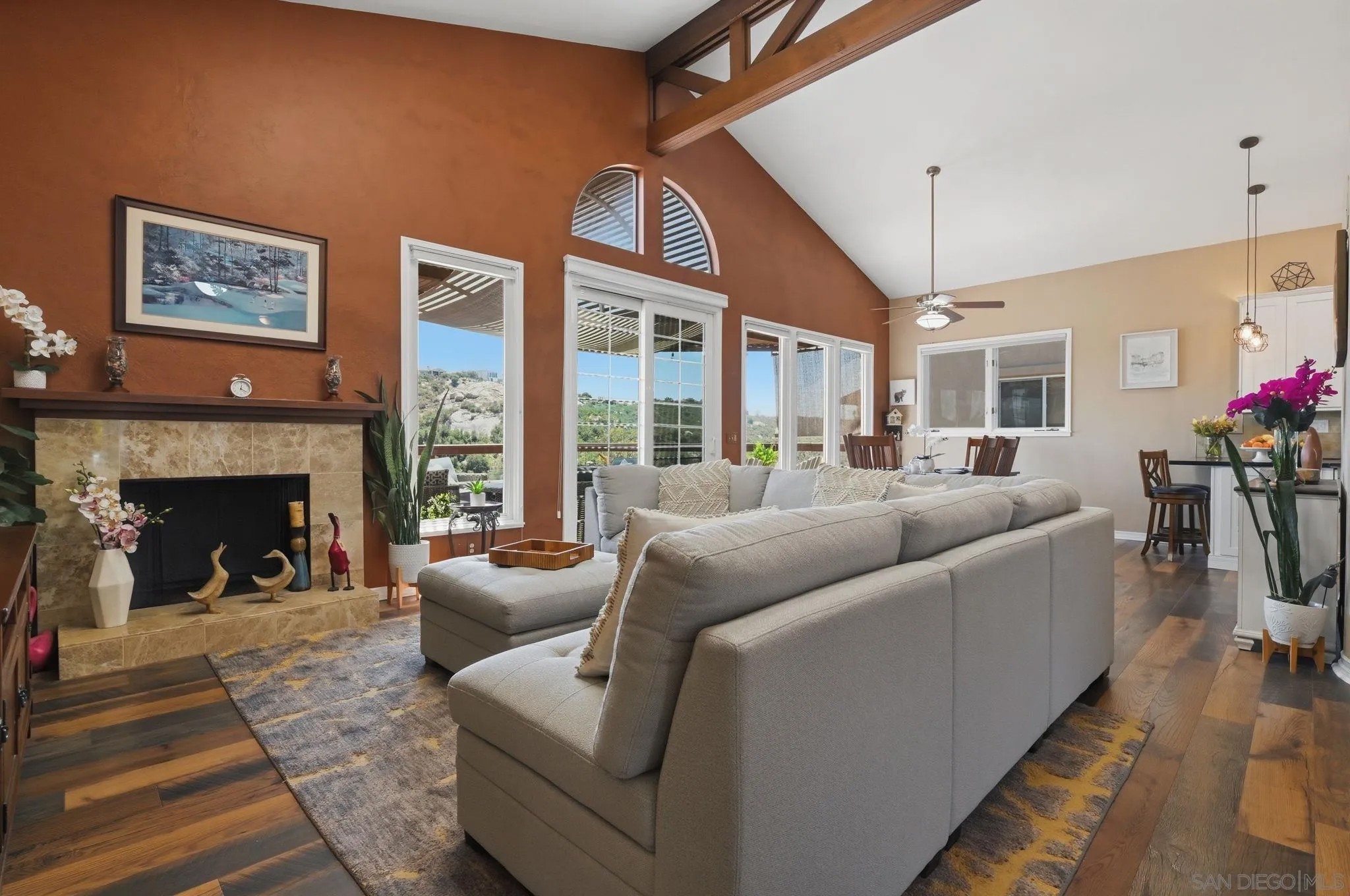 9643 Indian Creek