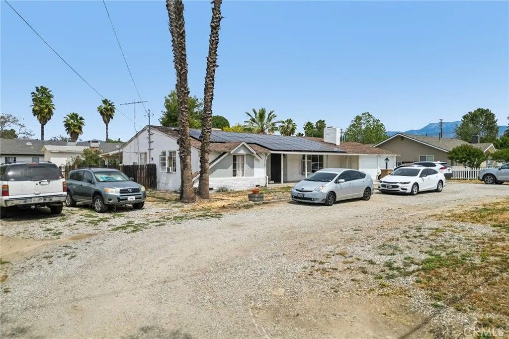Photo of 41180 Stetson Avenue, Hemet, CA 92544 (MLS # DW26077540)
