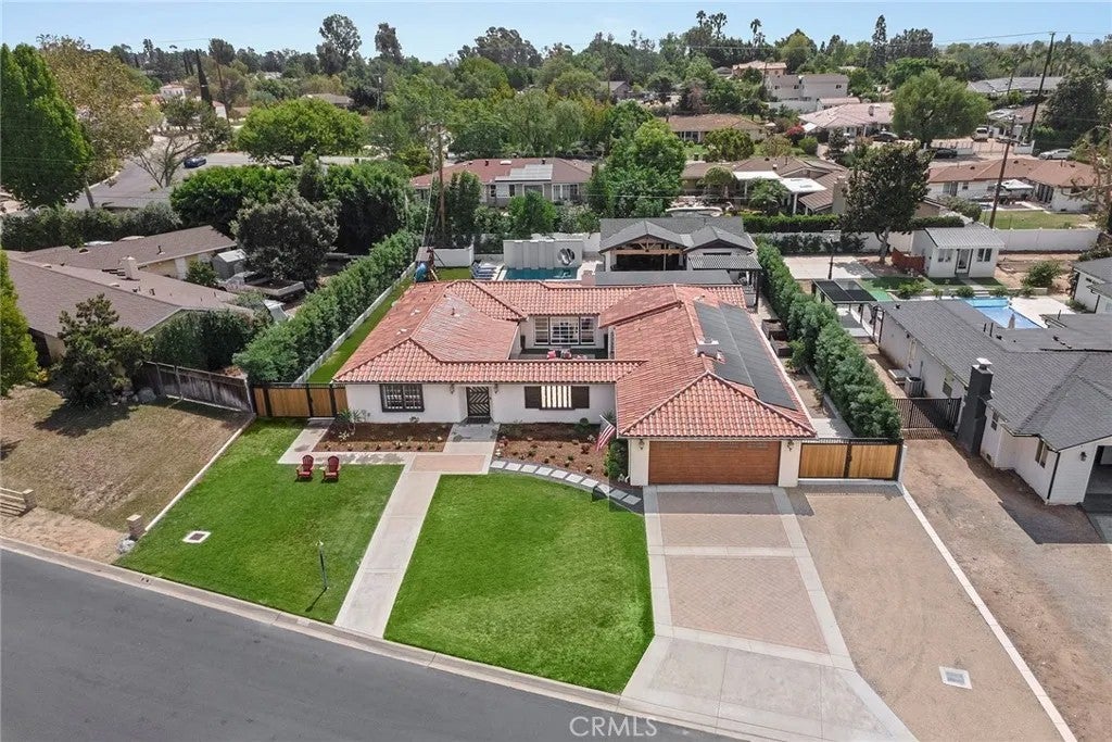 136 Miramonte Drive