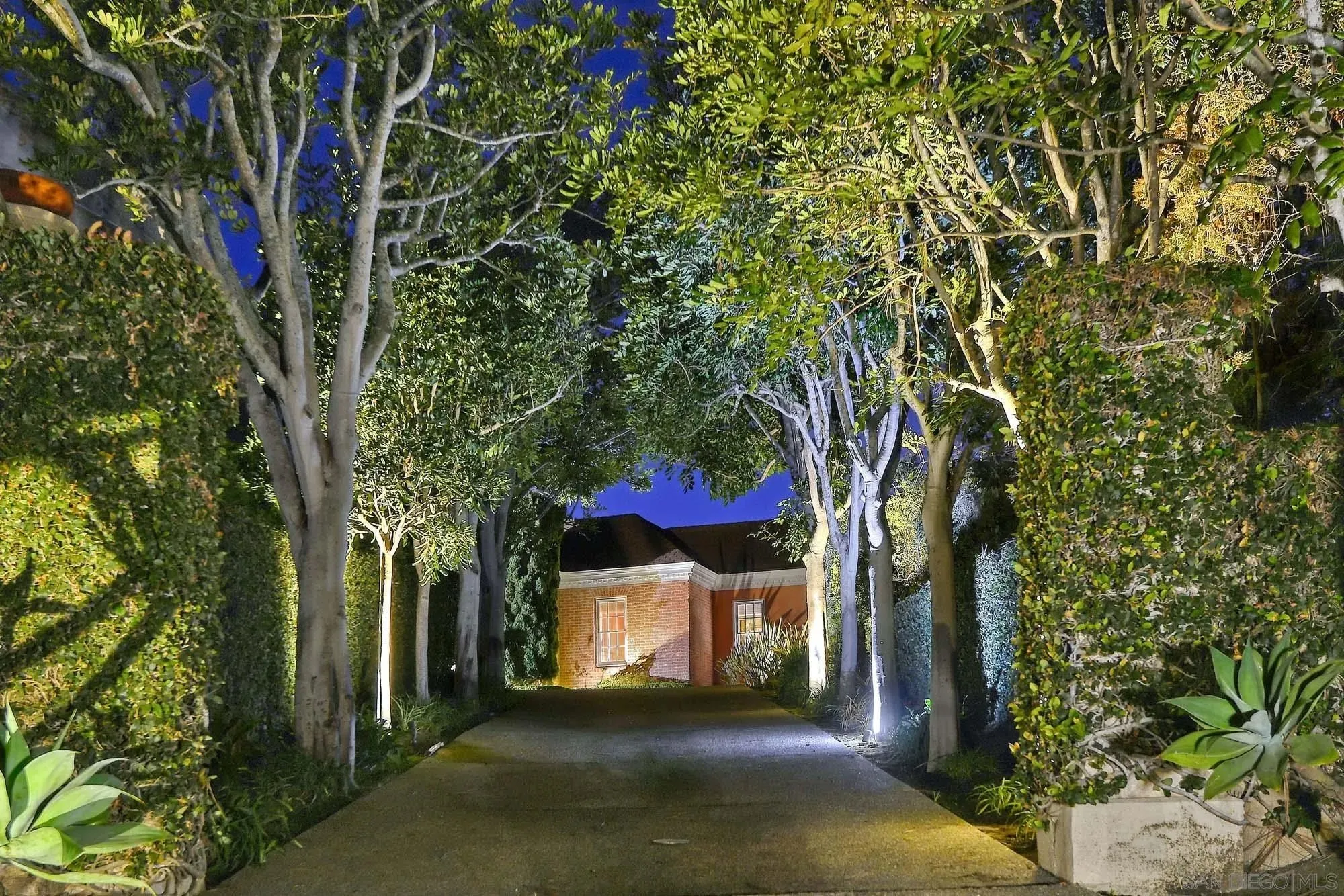 La Jolla, California 92037, United States, 3 Bedrooms Bedrooms, ,4 BathroomsBathrooms,Residential,Active,204382