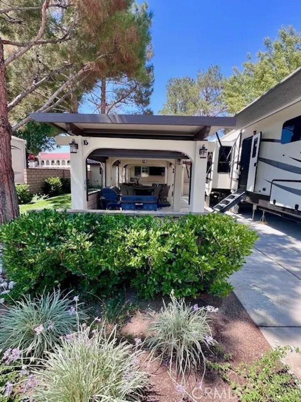 Photo of 11594 Wedgewood Dr, Apple Valley, CA 92308 (MLS # HD26076462)