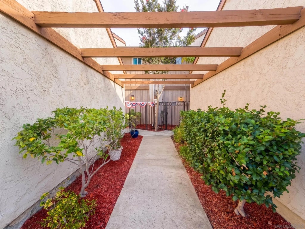 Photo of 4933 Camino David, Bonita, CA 91902 (MLS # 260022074)