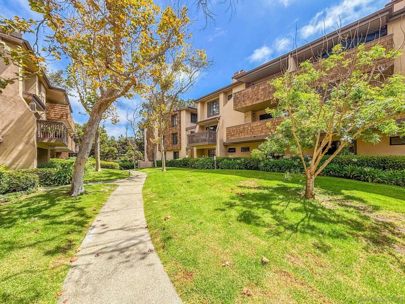 8880 Villa La Jolla 205