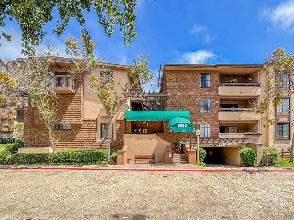 Photo of 8880 Villa La Jolla DR #205, La Jolla, CA 92037 (MLS # 260018929)