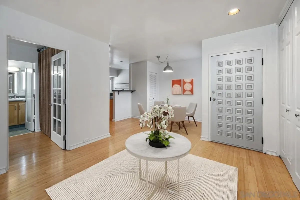 La Jolla, California 92037, United States, 1 Bedroom Bedrooms, ,1 BathroomBathrooms,Residential,Active,246735