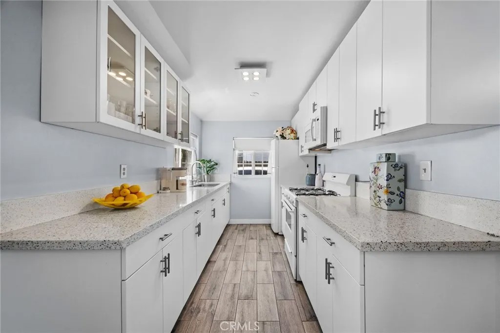 402 E Grand